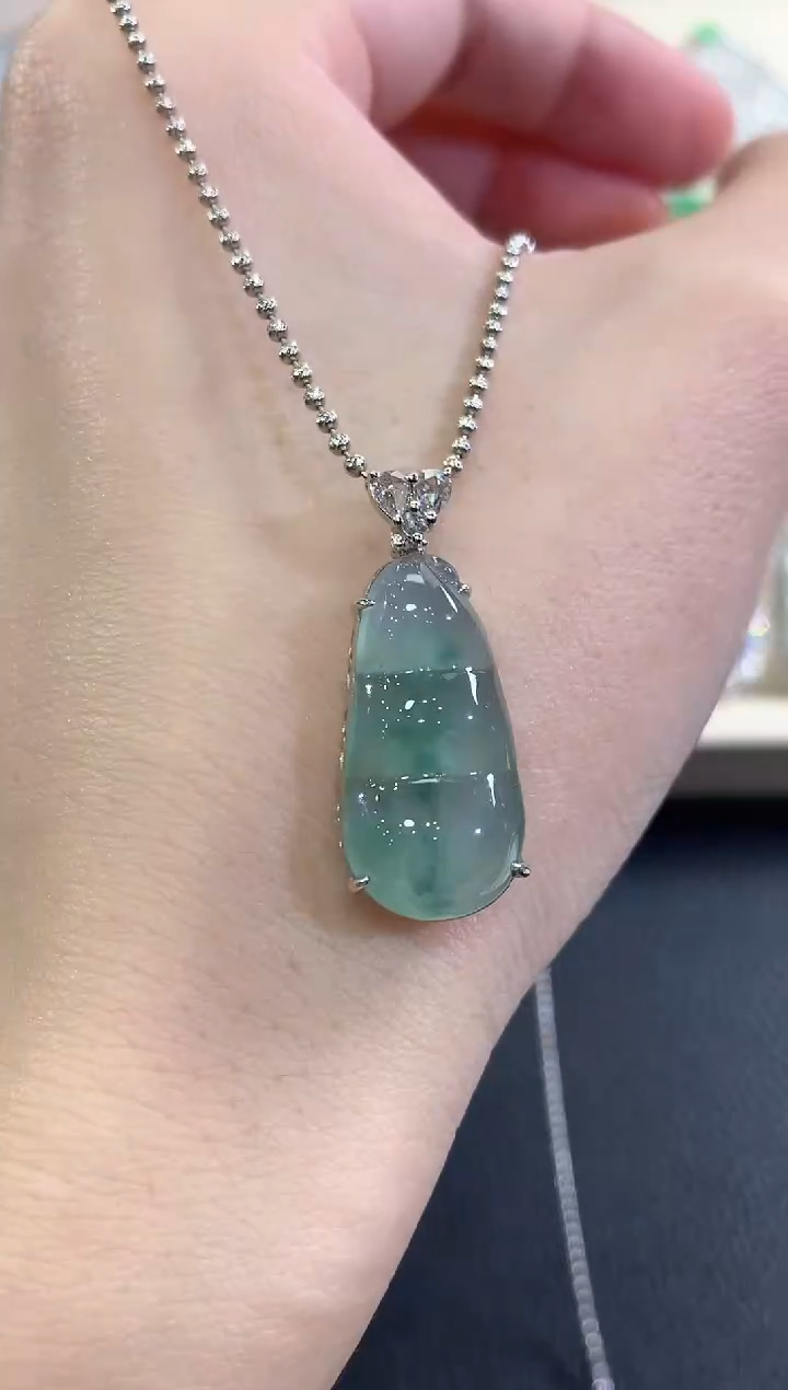 吊坠(不含链)18K金镶嵌翡翠冬日珠宝W22