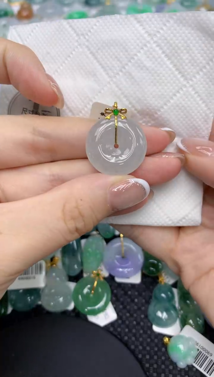 颈饰18K金镶嵌翡翠11111111