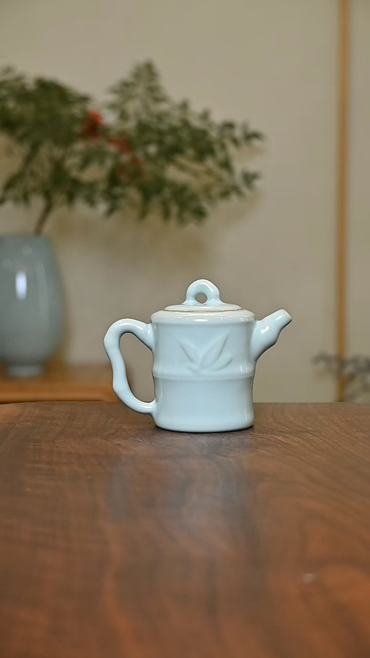 天青釉 手拉 竹节壶 微瑕 朱家汝窑款 150ml