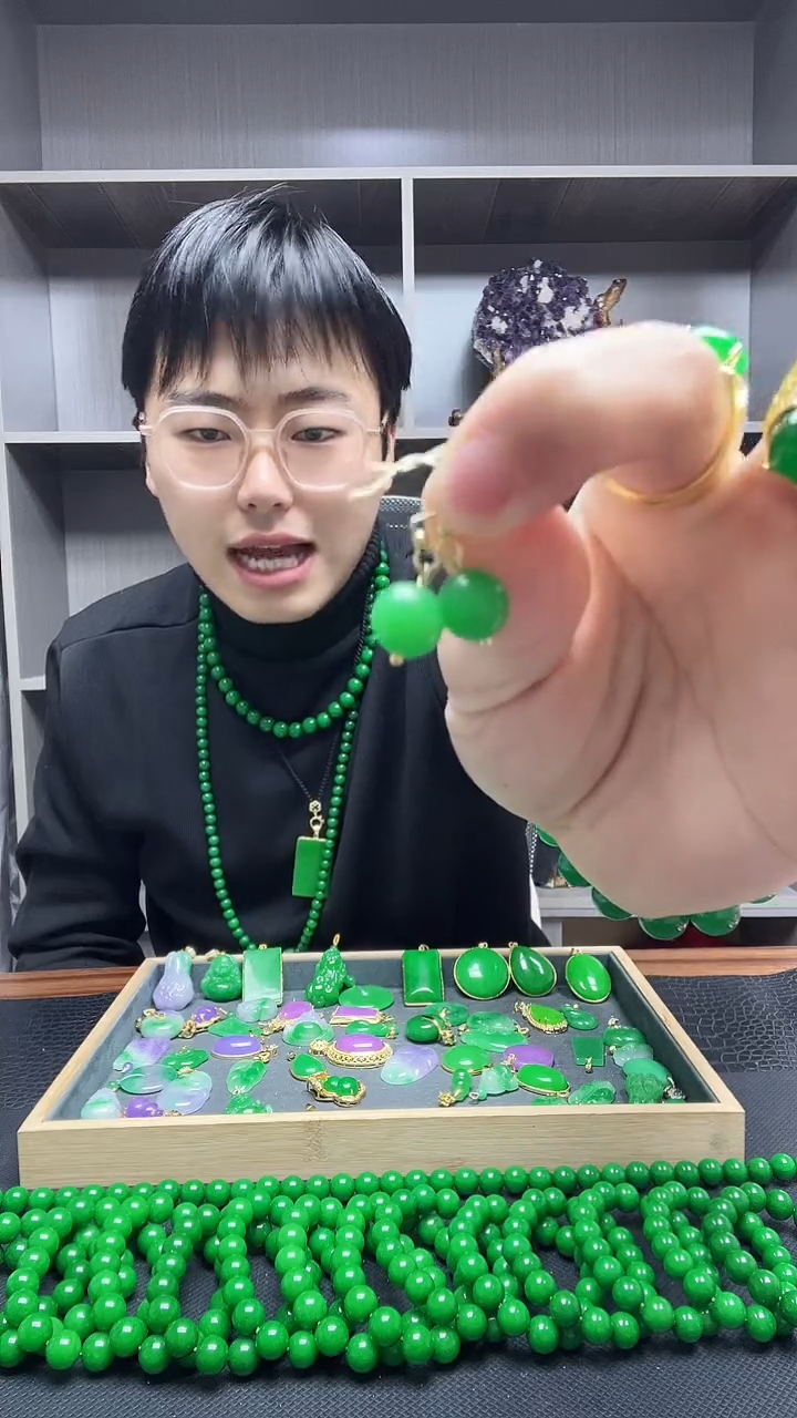 14K金镶嵌翡翠耳饰耳饰