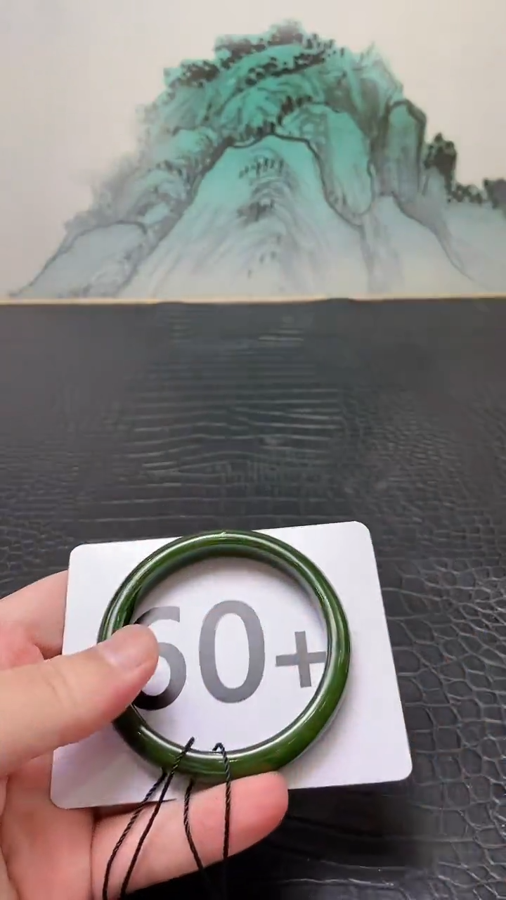 和田玉（碧玉）手镯未镶嵌一个