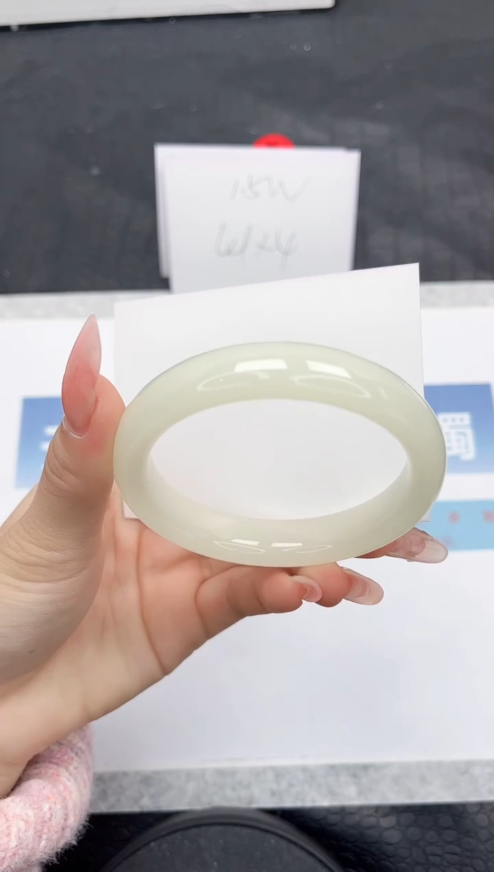 【闪购商品】石英质玉手镯未镶嵌L135-58.6