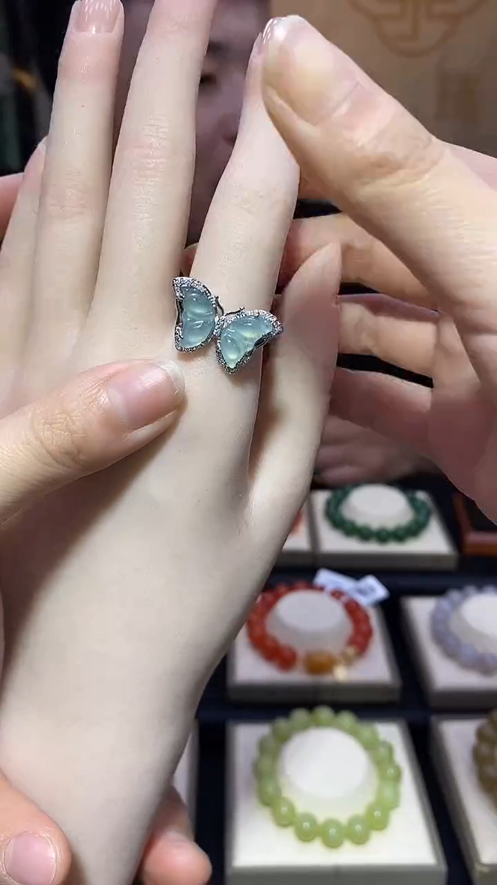 未镶嵌戒指翡翠翡翠蝴蝶戒指