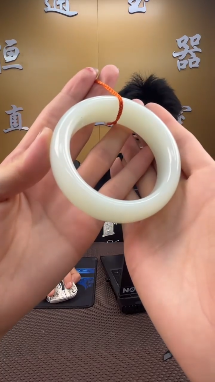 颈饰未镶嵌和田玉手镯55