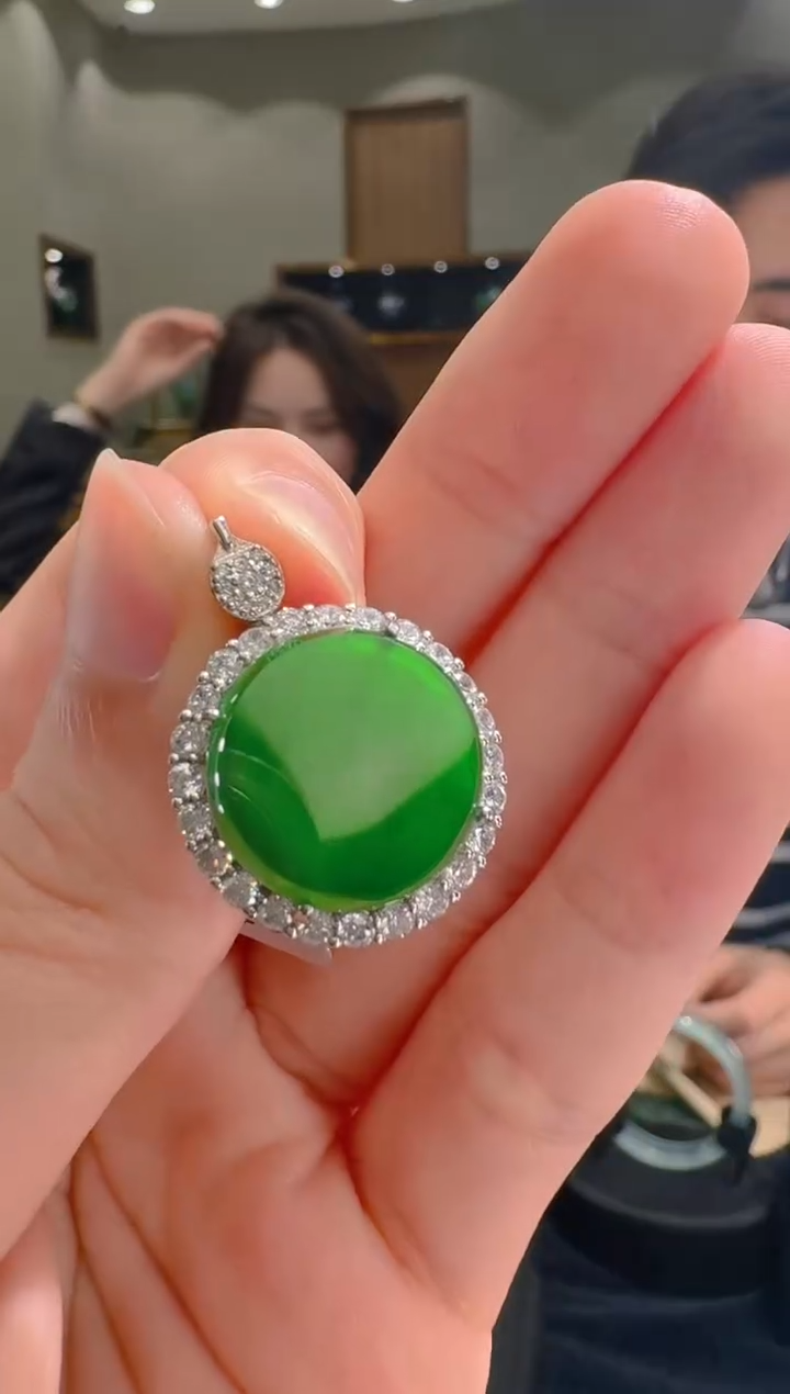 【闪购商品】翡翠吊坠(不含链)银S925镶嵌天然翡翠A货多样性发一件