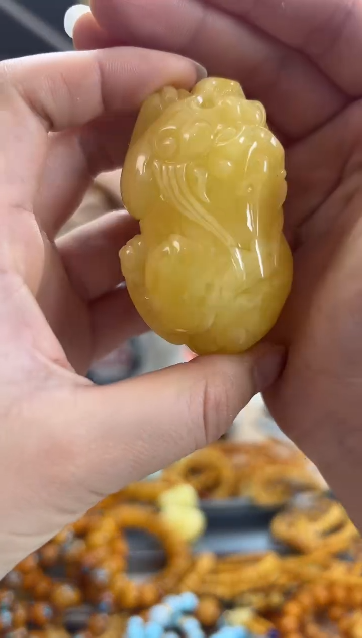 【闪购商品】琥珀裸石未镶嵌蜜蜡吊坠
