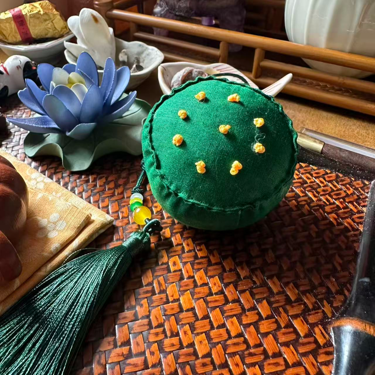 【程凯甄选·谷雨手作】莲蓬香囊