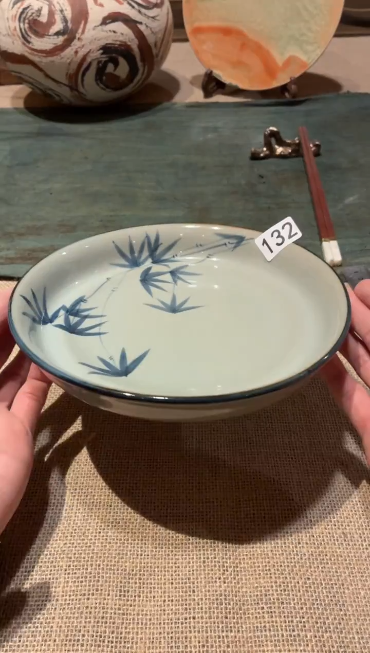 瓷片?***?132微瑕灰釉手绘竹子立边盘1个