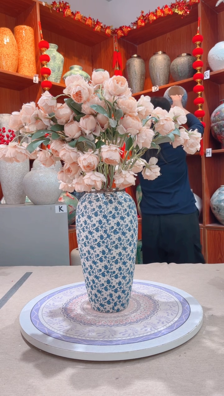 【闪购商品】瓶精品陶瓷花瓶 无花 白底小兰花 大号