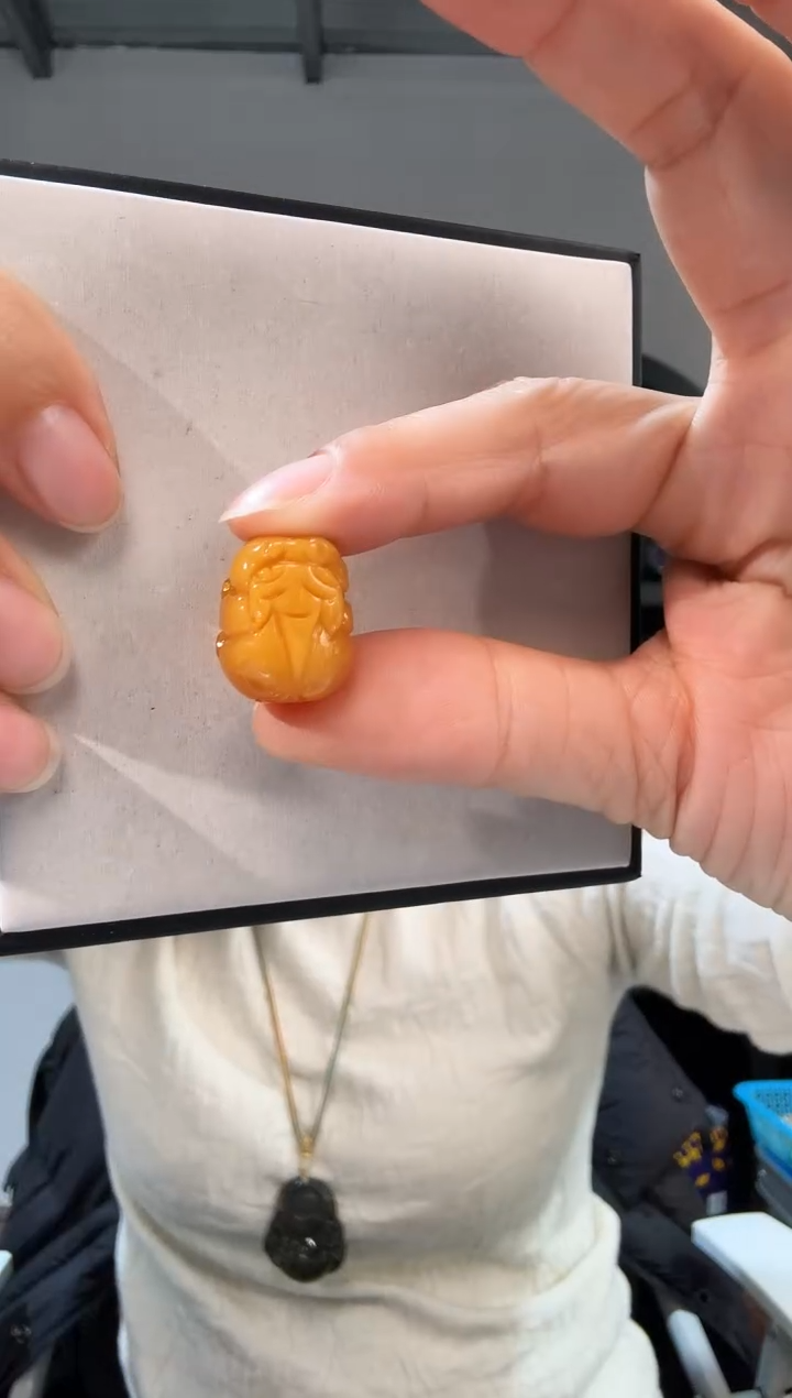 蜜蜡未镶嵌珠宝奇石优0561