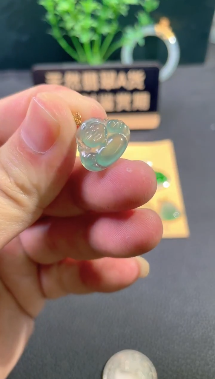 颈饰18K金镶嵌翡翠翡翠