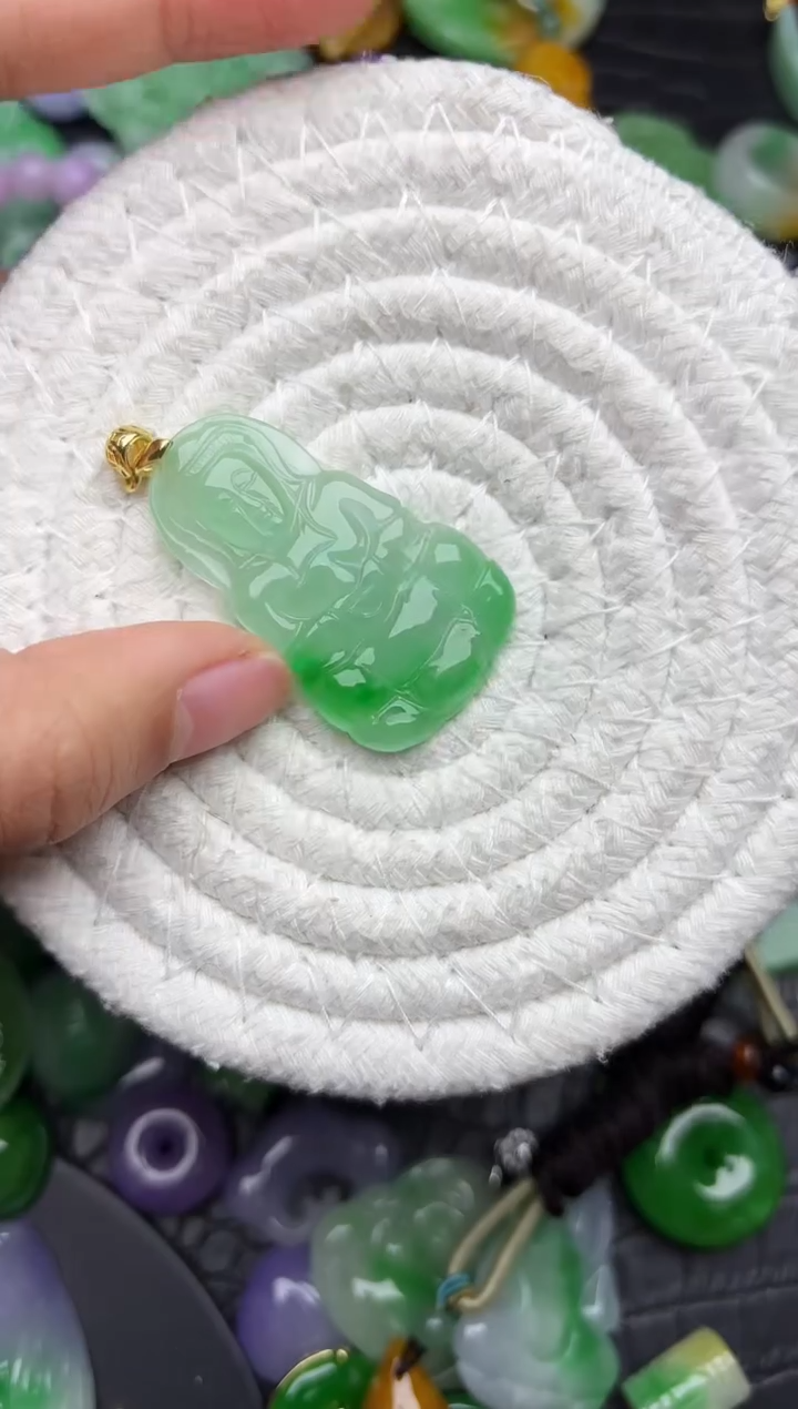 颈饰未镶嵌翡翠缅甸翡翠吊坠