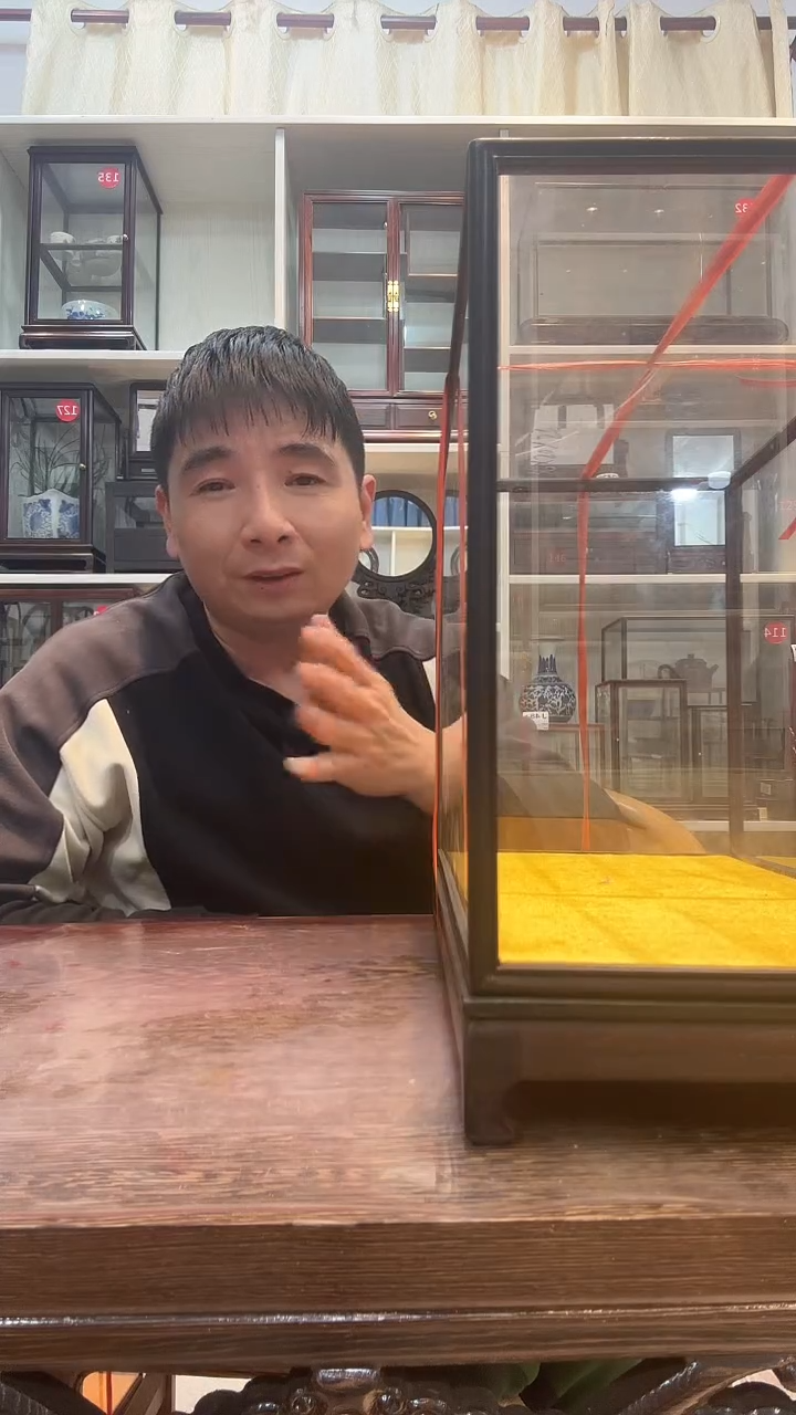 卢氏黑黄檀（大叶紫檀）玻璃罩074