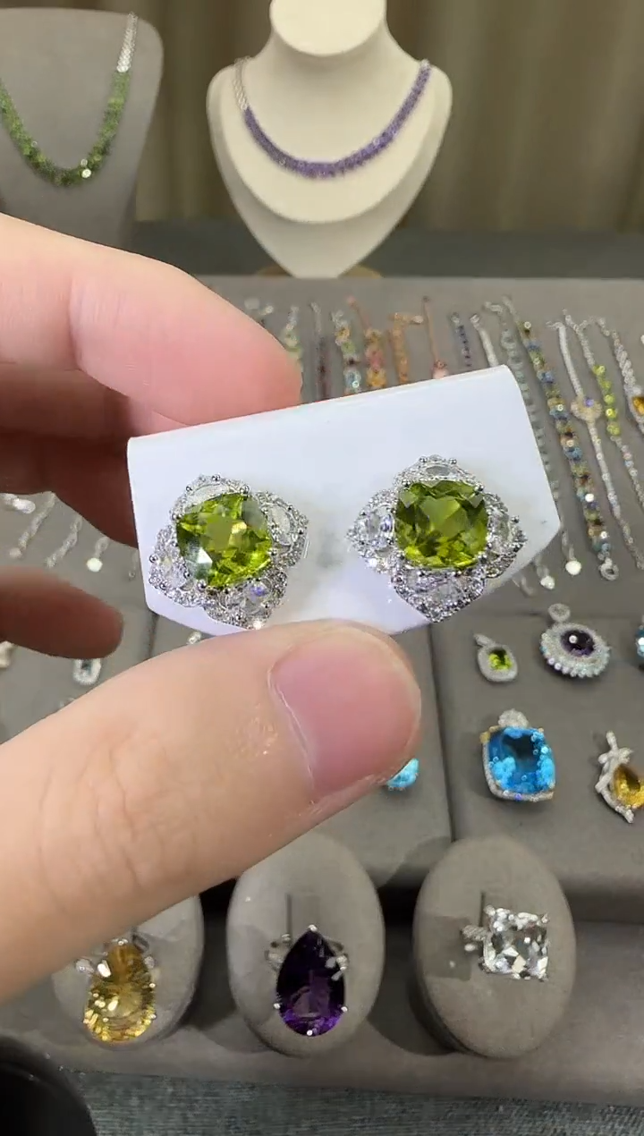 银S925镶嵌耳饰橄榄石10mm耳钉高级款