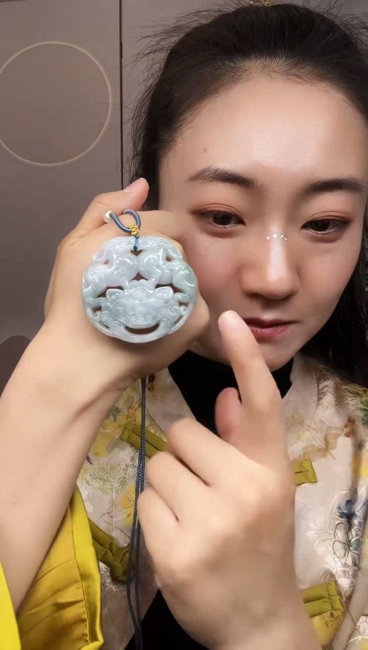 【闪购商品】翡翠颈饰未镶嵌双面貔貅