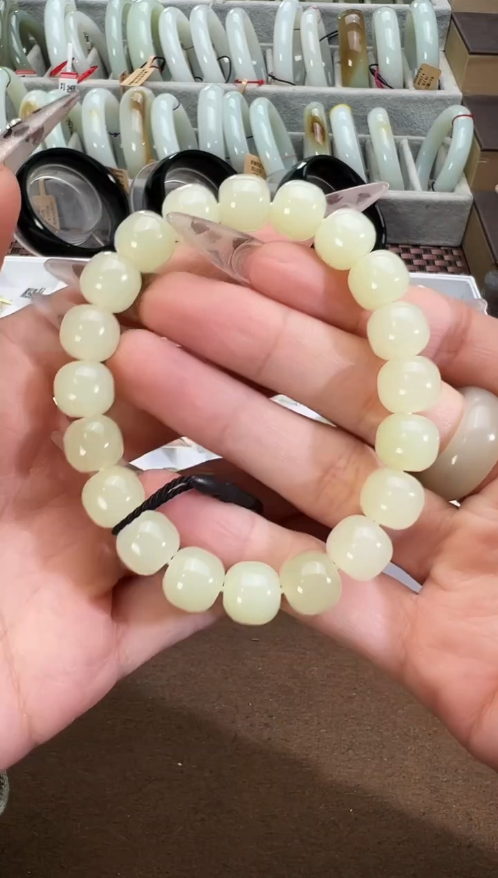 未镶嵌手串和田玉若羌黄口老型珠手串卡9*10