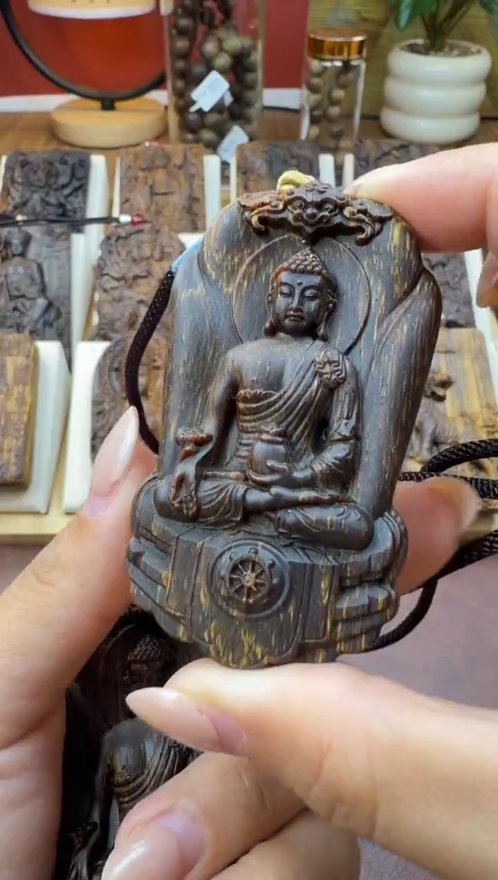 木木雕款   芽庄 药师佛  7cm 送养香瓶