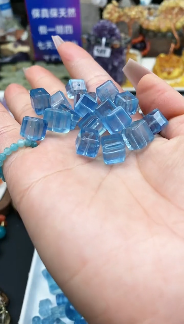 【闪购商品】海蓝宝石颈饰未镶嵌120a多样性发其一2/8/1个