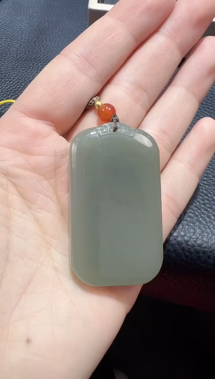 【闪购商品】和田玉（糖玉）吊坠(赠链)未镶嵌且末料青白玉无事牌