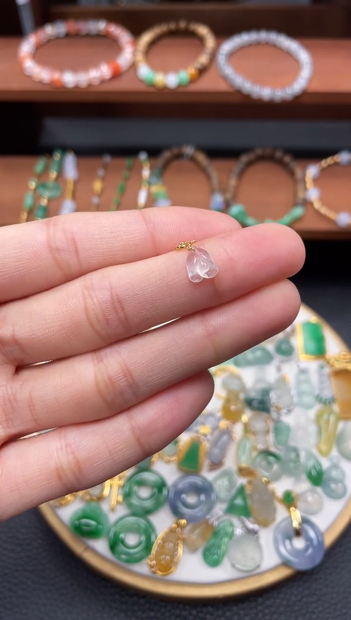 【闪购商品】翡翠吊坠(不含链)18K金镶嵌一个   JK509