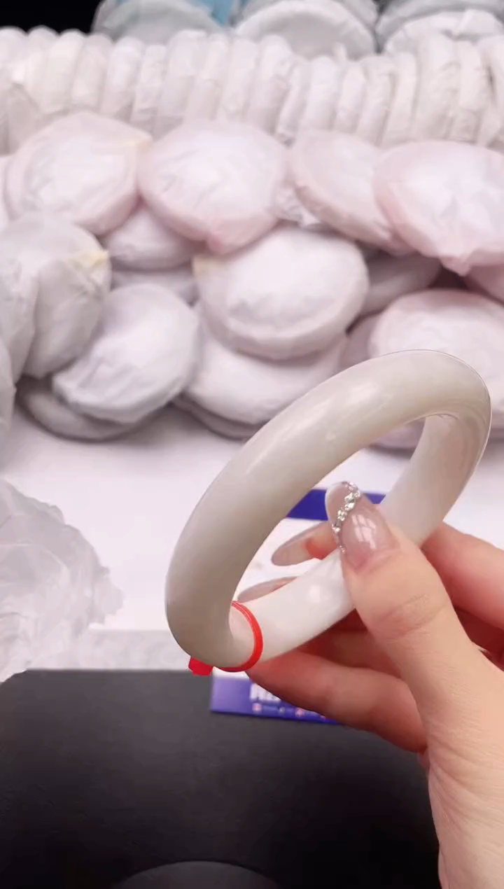 【闪购商品】和田玉未镶嵌手镯14K435-60