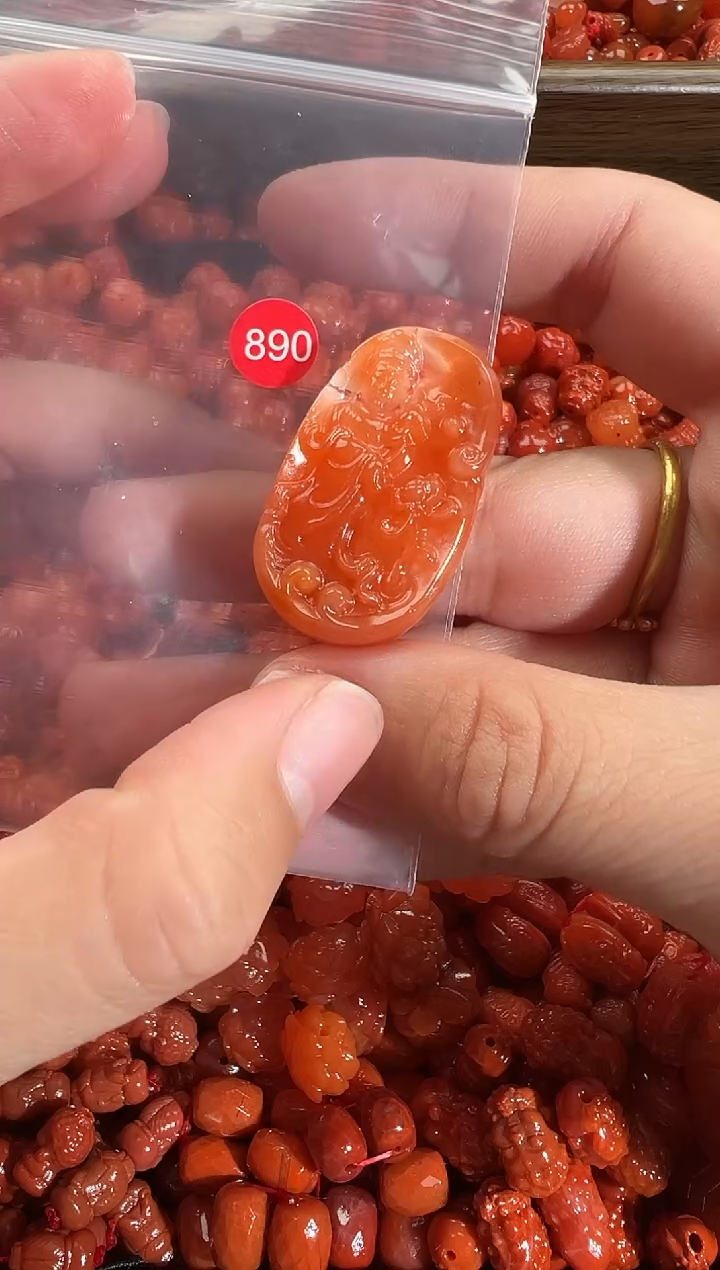颈饰未镶嵌南红玛瑙1