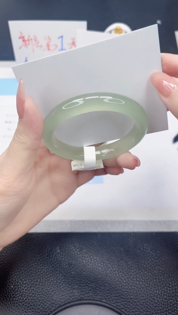 未镶嵌手镯石英质玉83-53.5