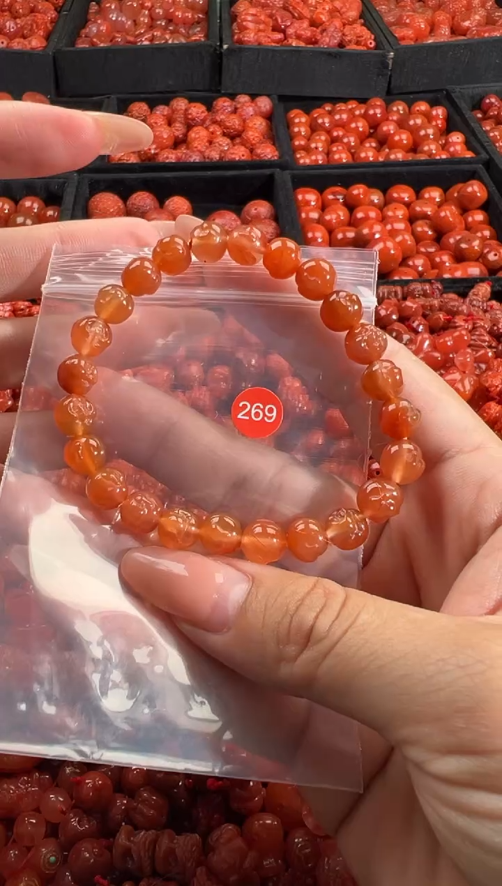 南红玛瑙未镶嵌颈饰1