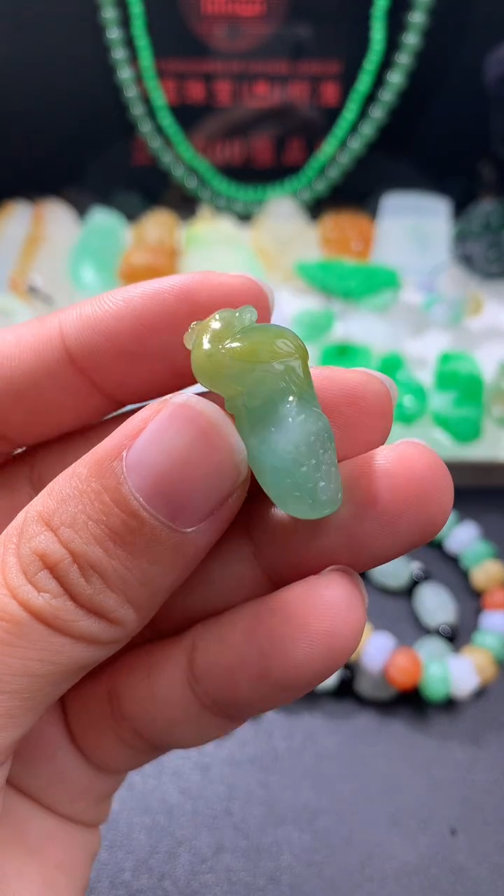 未镶嵌定制翡翠     