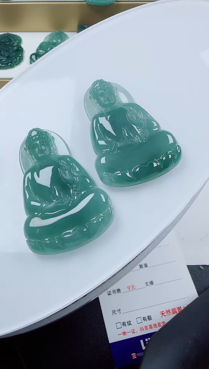 翡翠未镶嵌颈饰素衣多样性发其一