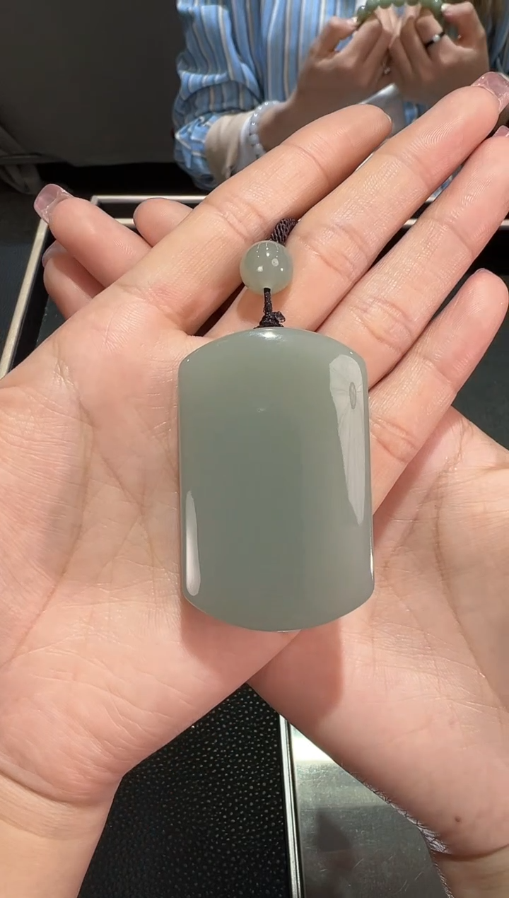 【闪购商品】和田玉吊坠(赠链)未镶嵌且末料青白玉无事牌