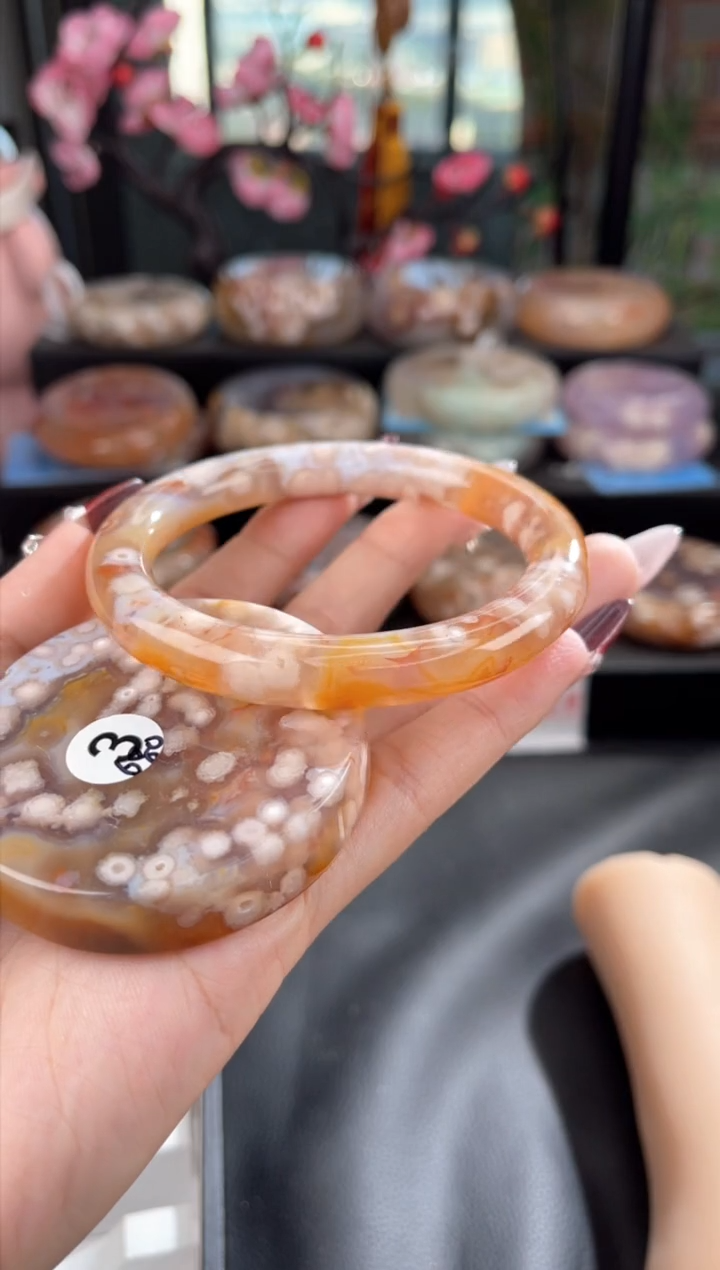 【闪购商品】石英质玉手镯未镶嵌60