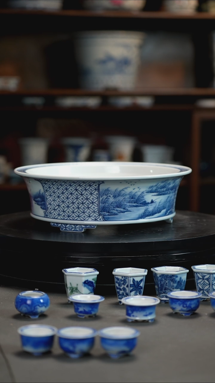 釉下青花手绘盆务*釉下青花手绘盆 务*