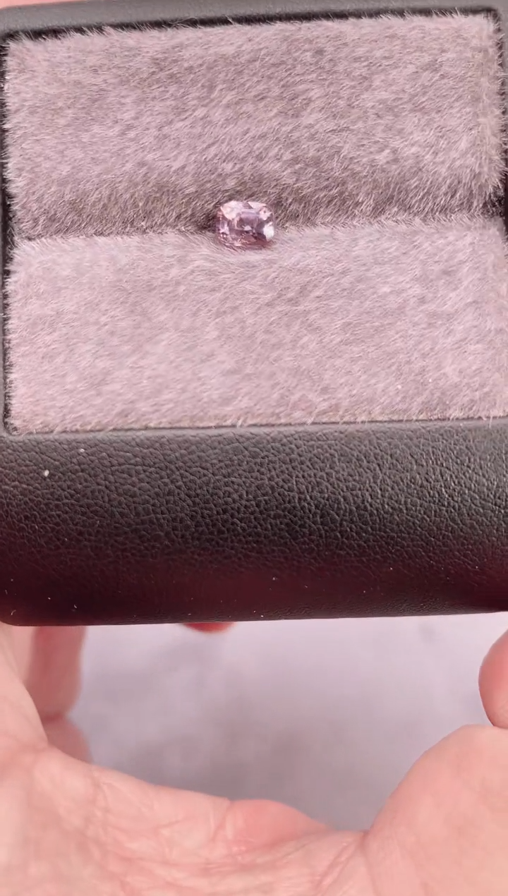 未镶嵌裸石尖晶石0.7