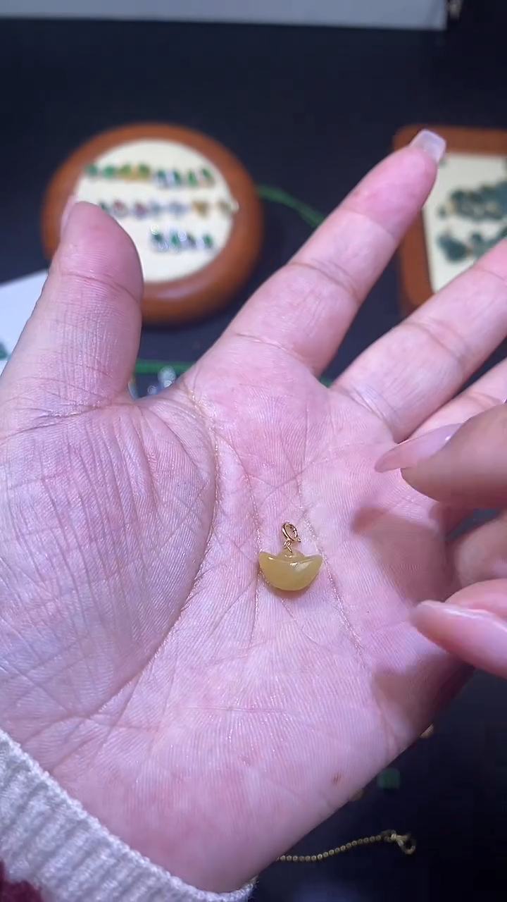 【闪购商品】翡翠吊坠(不含链)18K金镶嵌1