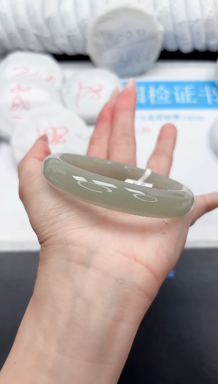 手镯石英质玉未镶嵌138-60.1DG