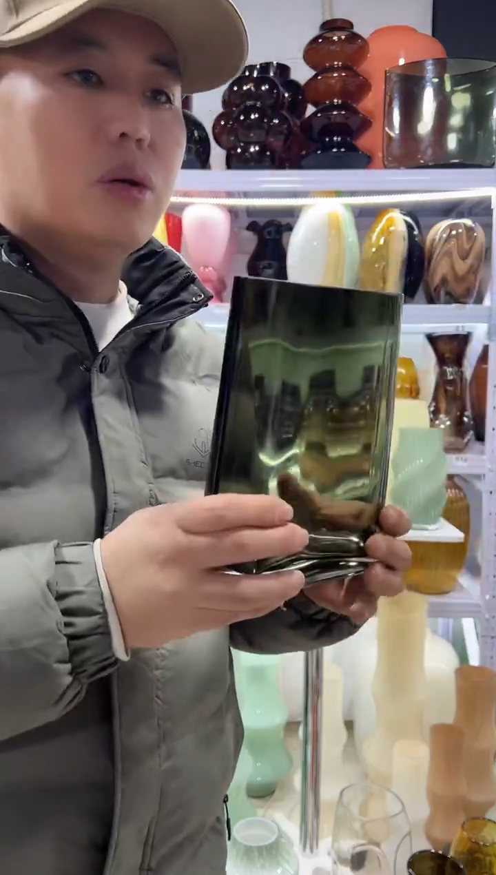 灰色扁瓶花瓶微瑕介意勿拍