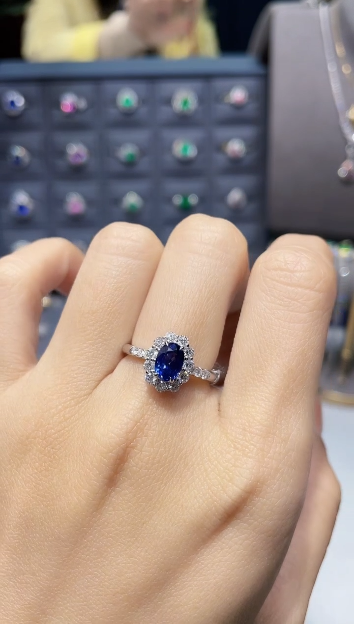 【闪购商品】蓝宝石戒指18K金镶嵌1.60克拉