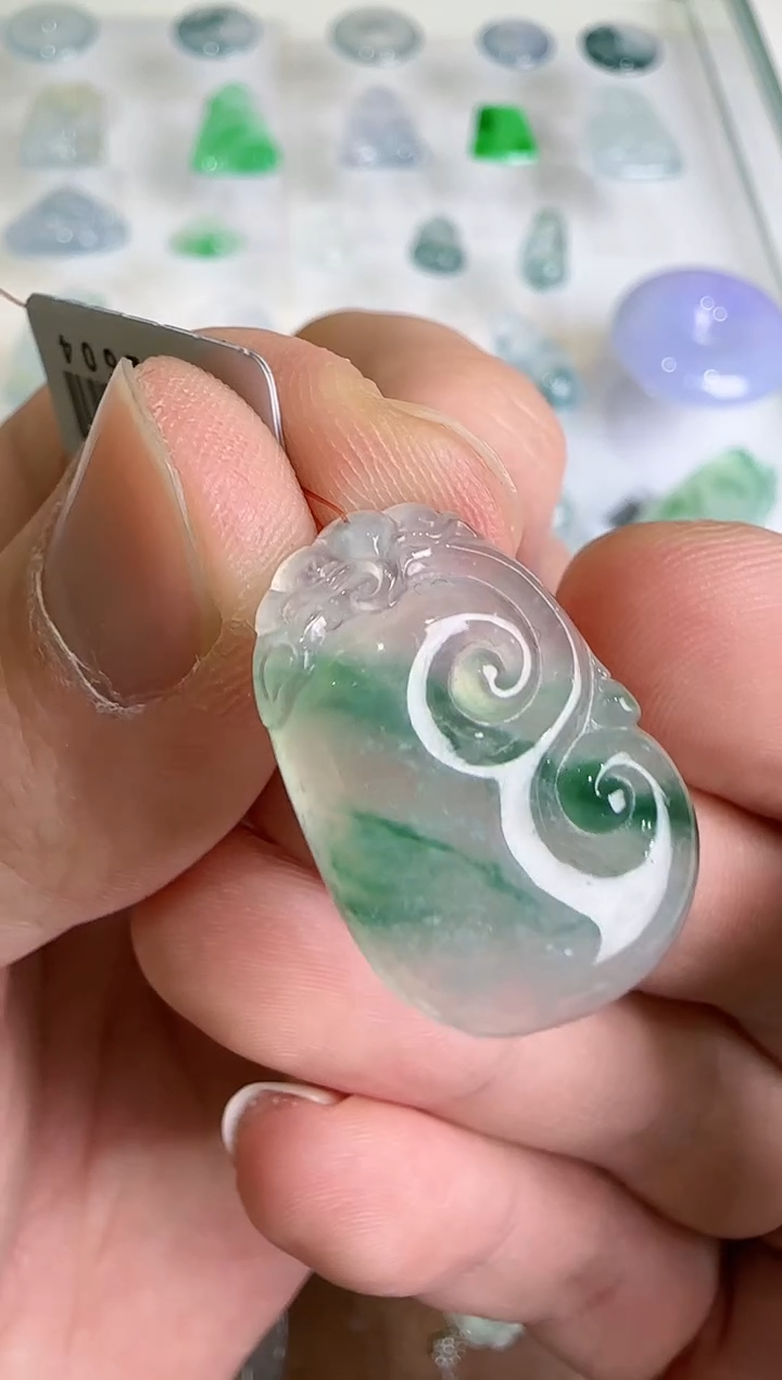 【闪购商品】翡翠吊坠(不含链)未镶嵌··