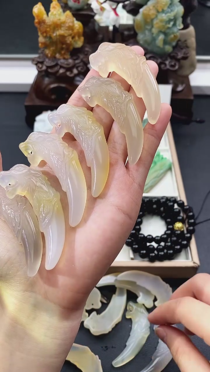 合金颈饰玛瑙/玉髓天然玉髓随机发一件
