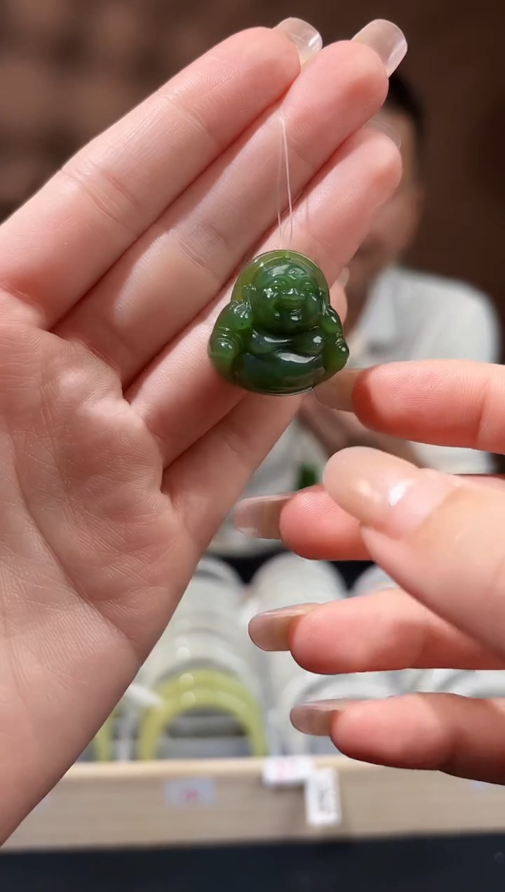 吊坠(赠链)未镶嵌和田玉（碧玉）和田玉碧玉佛公吊坠多样性发一