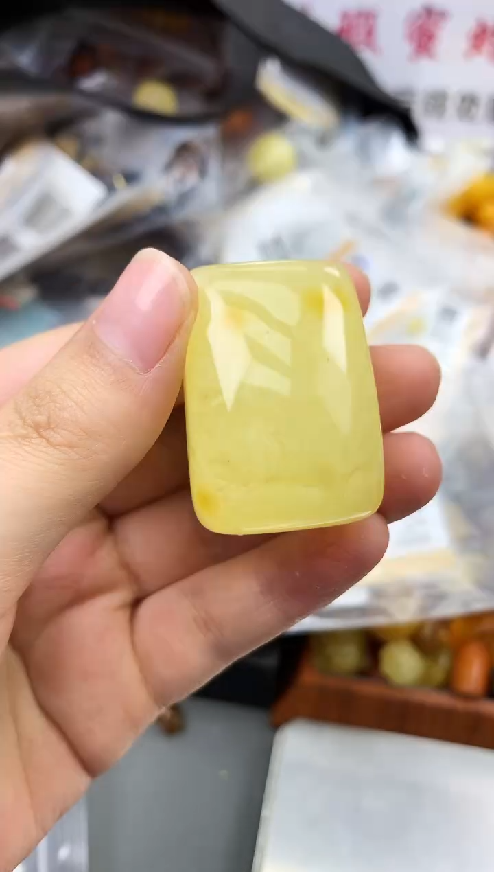 未镶嵌琥珀珠宝奇石38