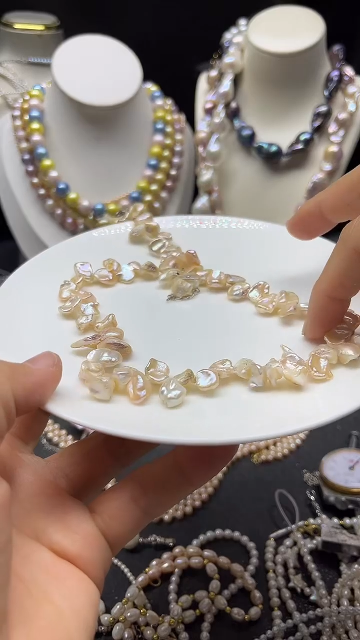 颈饰未镶嵌淡水珍珠多人