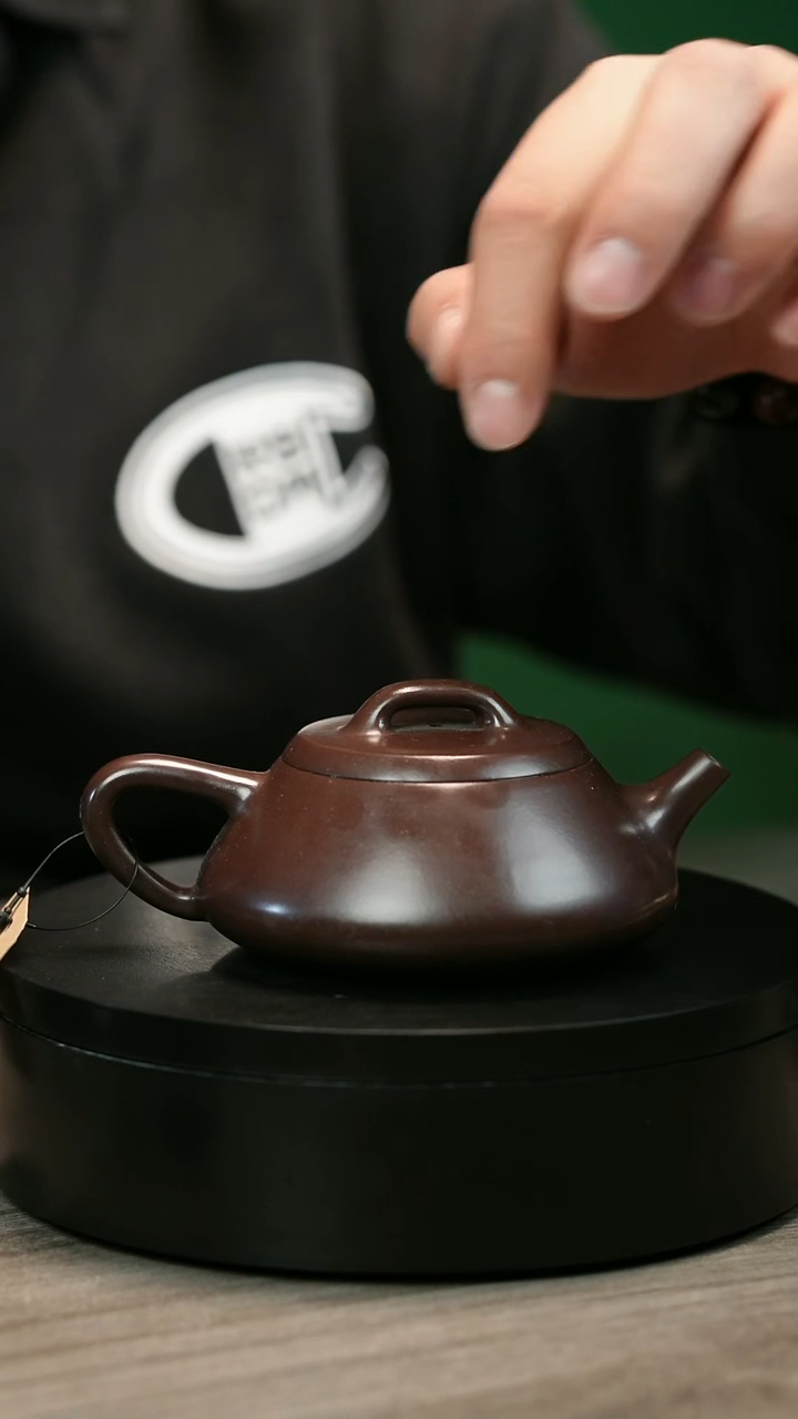 茶壶紫砂明*H2021陈春芬黑墩头光素纳瓢