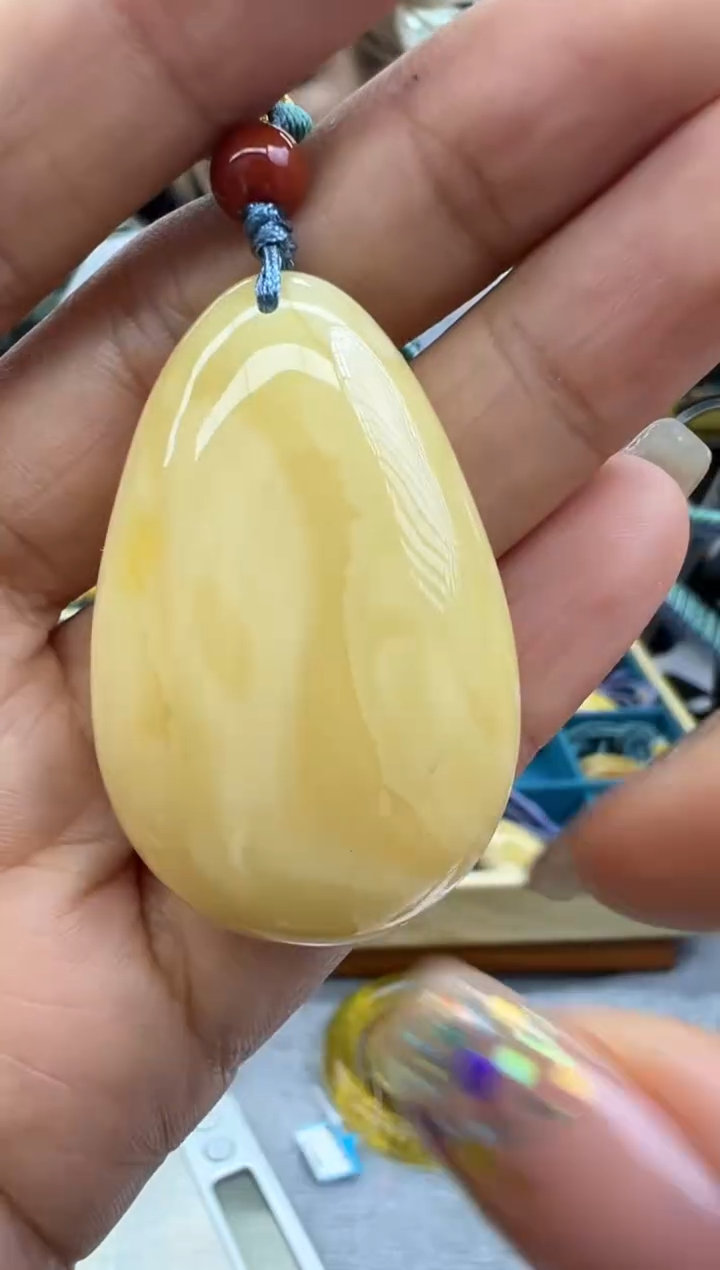 未镶嵌颈饰琥珀52秒拍号