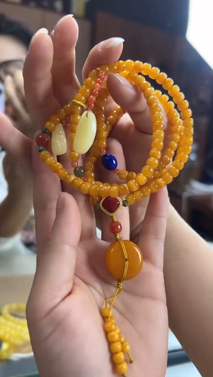 【闪购商品】蜜蜡裸石未镶嵌蜜蜡配料多样性发一条