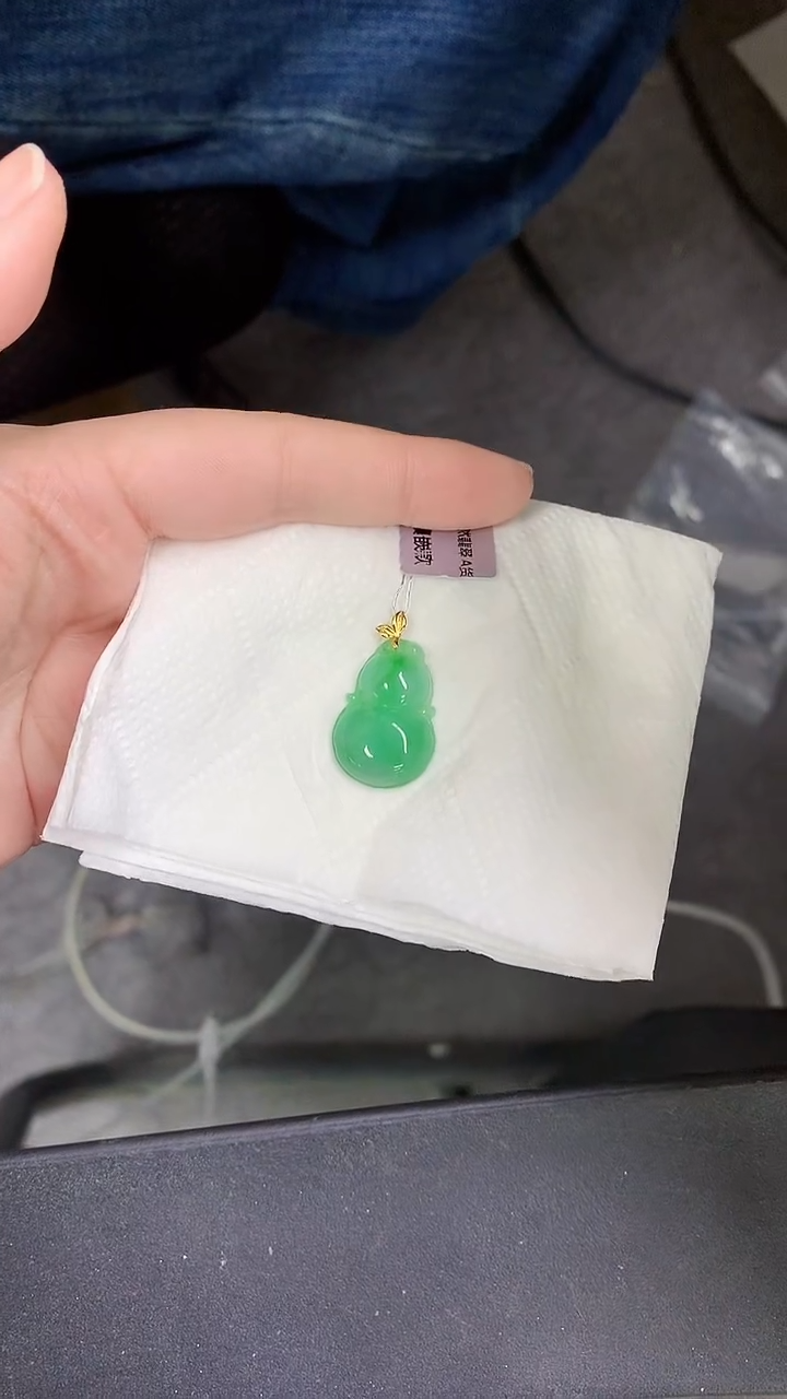 颈饰18K金镶嵌翡翠天然A货