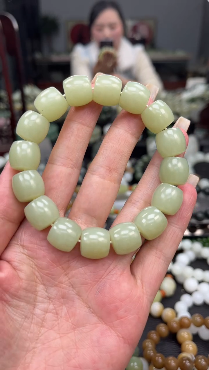 【闪购商品】和田玉手串未镶嵌新疆且末奶油黄卡14