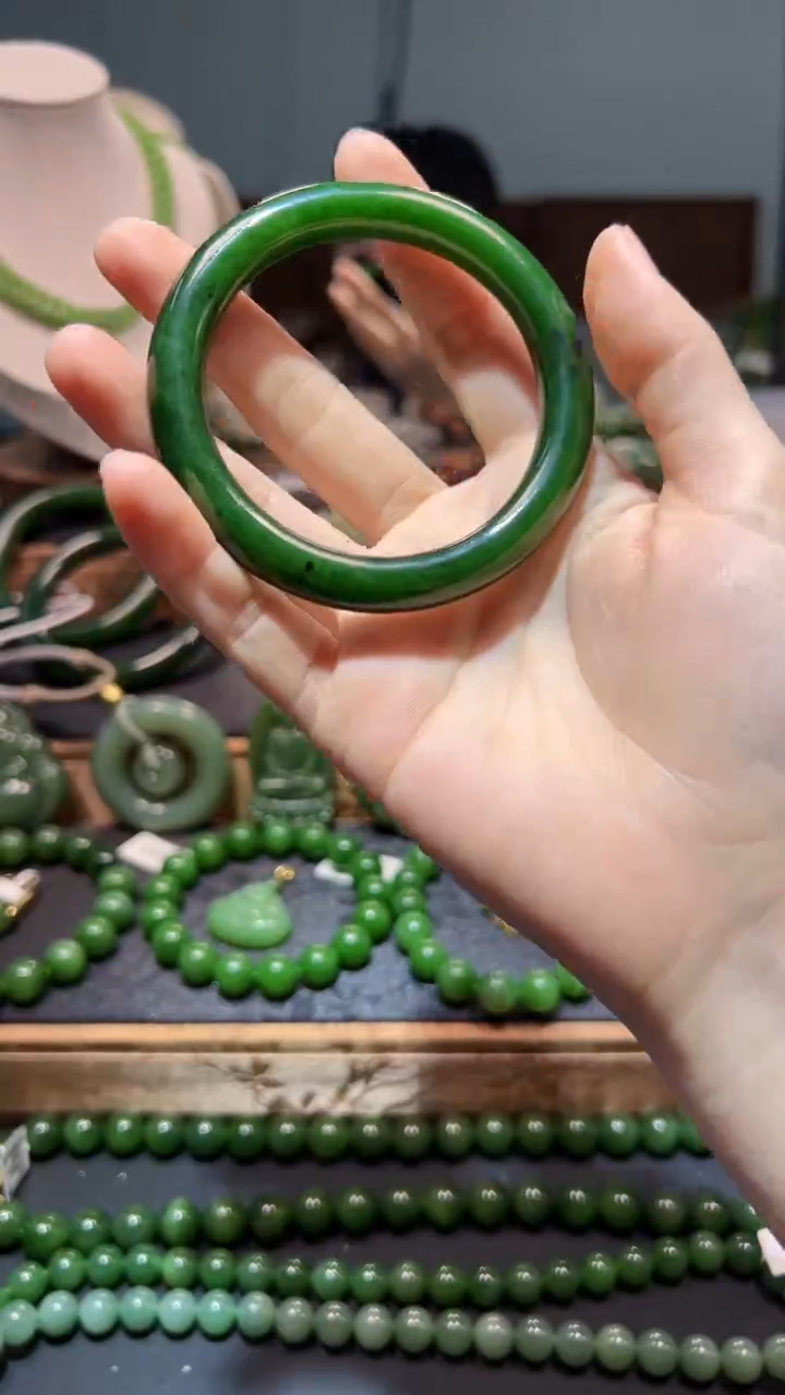 和田玉（碧玉）手镯未镶嵌1