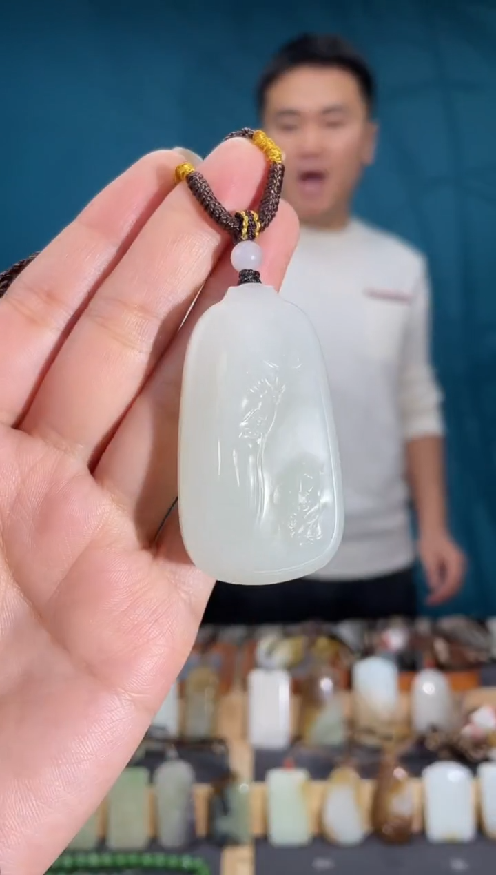 颈饰未镶嵌和田玉1